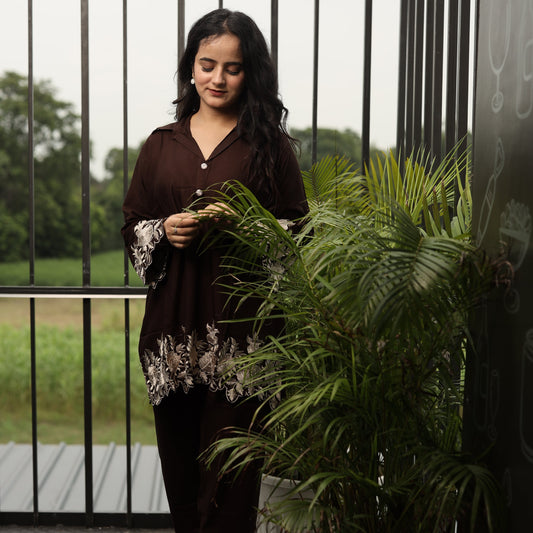 Brown coord set with leaf cut