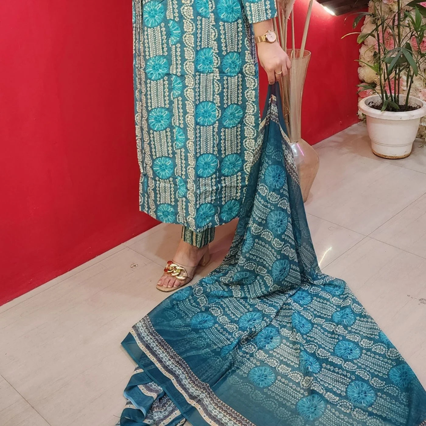 Sea Breeze V-Neckline Muslin Suit